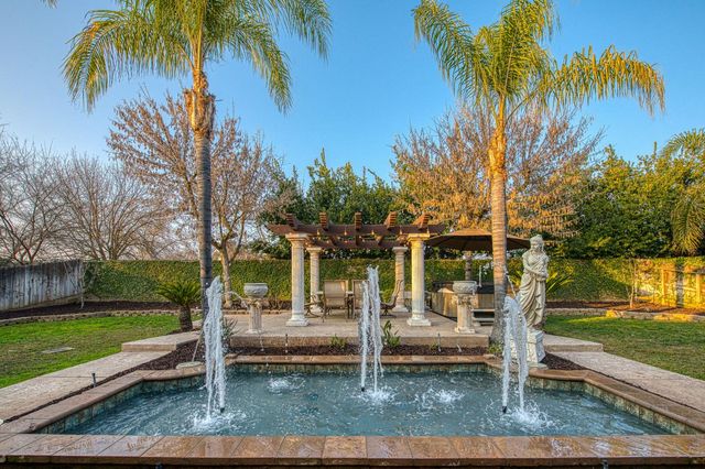 2271 Serena Avenue, Clovis, CA 93619