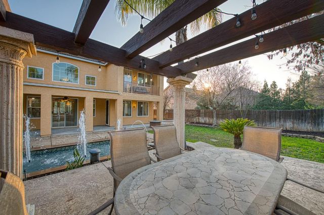 2271 Serena Avenue, Clovis, CA 93619