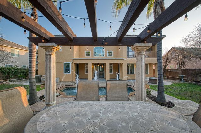 2271 Serena Avenue, Clovis, CA 93619