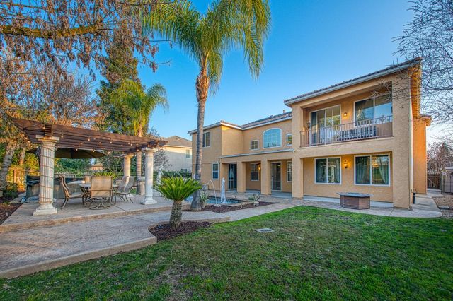 2271 Serena Avenue, Clovis, CA 93619