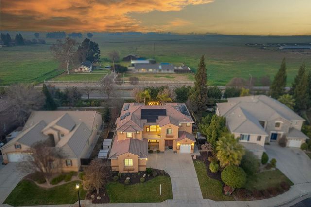 2271 Serena Avenue, Clovis, CA 93619