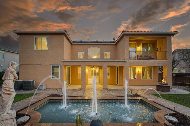 2271 Serena Avenue, Clovis, CA 93619