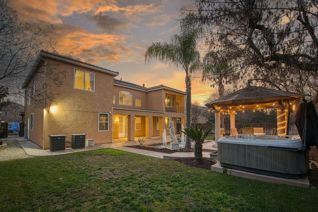 2271 Serena Avenue, Clovis, CA 93619