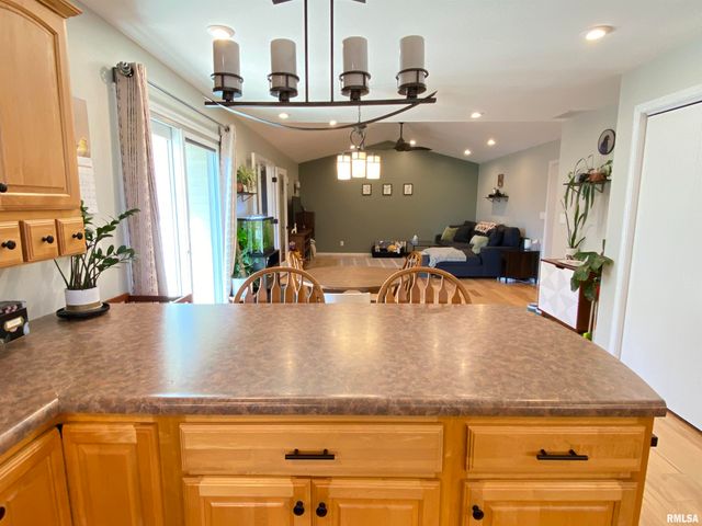 1224 Old Crows Way, Springfield, IL 62712