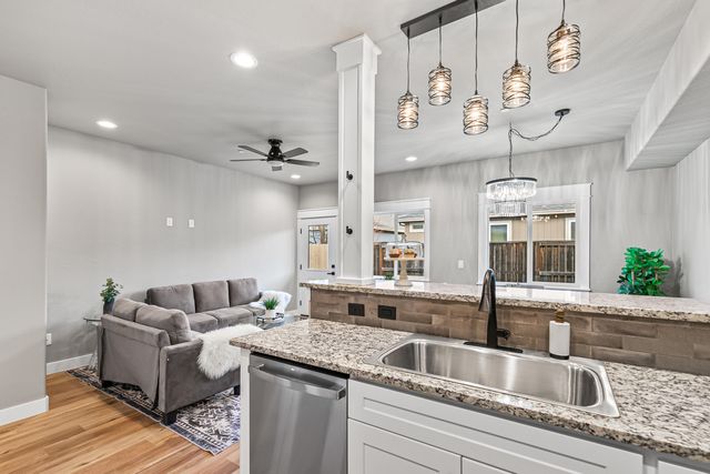 7422 Denman Court, White City, OR 97503