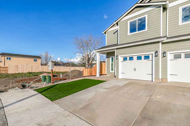 7422 Denman Court, White City, OR 97503