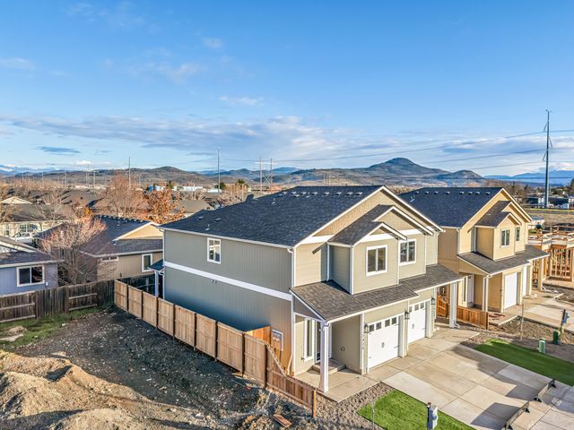 7422 Denman Court, White City, OR 97503