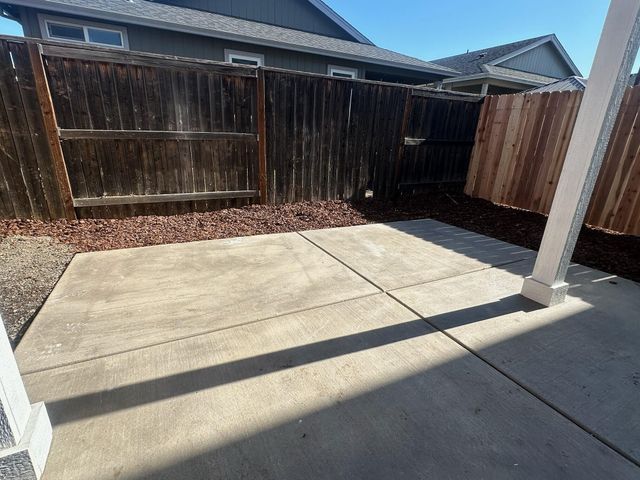 7422 Denman Court, White City, OR 97503