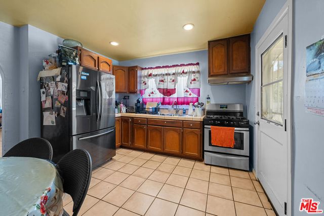 3793 Cimarron Street, Los Angeles, CA 90018