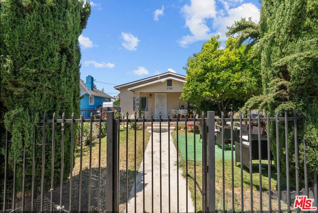 3793 Cimarron Street, Los Angeles, CA 90018