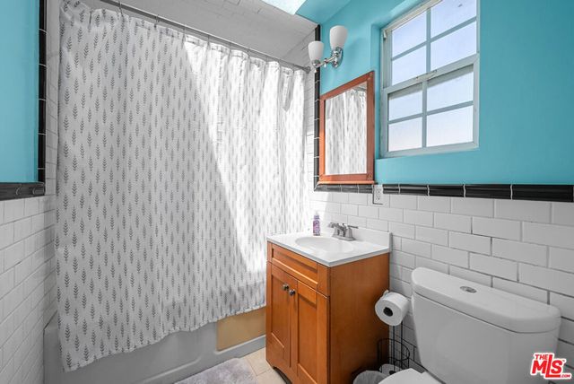 3793 Cimarron Street, Los Angeles, CA 90018