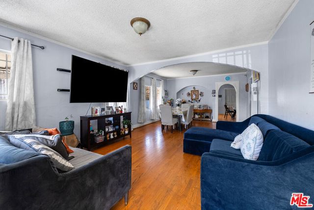 3793 Cimarron Street, Los Angeles, CA 90018
