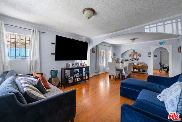 3793 Cimarron Street, Los Angeles, CA 90018