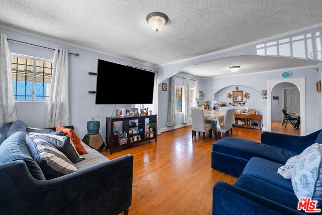 3793 Cimarron Street, Los Angeles, CA 90018