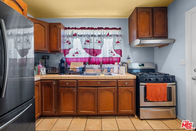 3793 Cimarron Street, Los Angeles, CA 90018