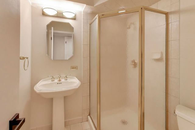 28 Muirwood Drive, Glen Ellyn, IL 60137