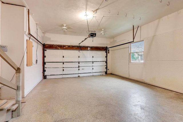 28 Muirwood Drive, Glen Ellyn, IL 60137