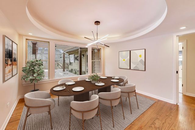 28 Muirwood Drive, Glen Ellyn, IL 60137