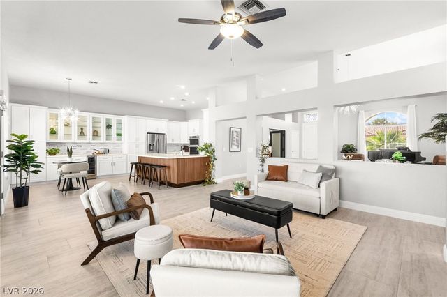 2900 Crown Ridge Drive, Las Vegas, NV 89134