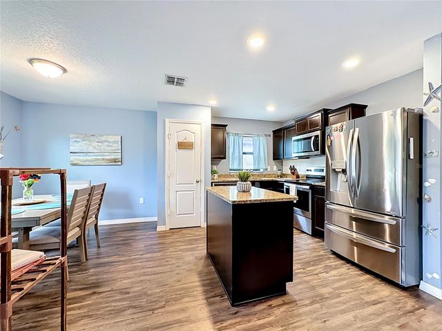 1717 CHATHAM GREEN CIRCLE, Ruskin, FL 33570