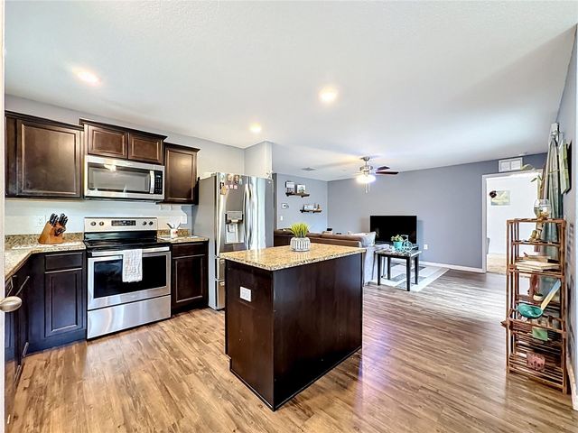 1717 CHATHAM GREEN CIRCLE, Ruskin, FL 33570