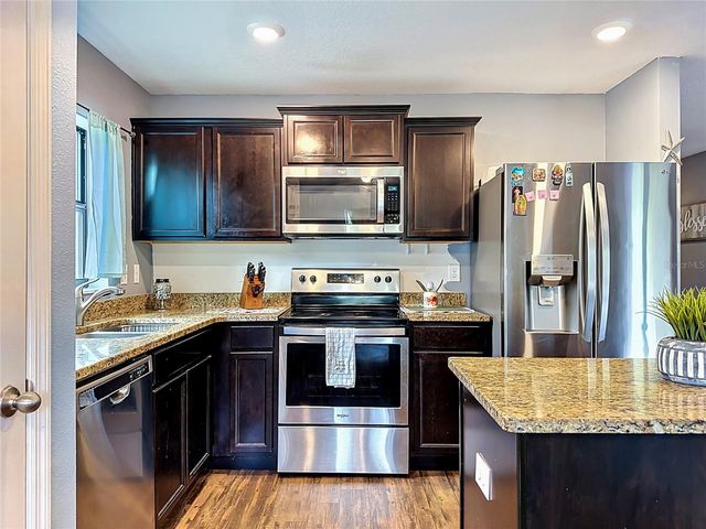 1717 CHATHAM GREEN CIRCLE, Ruskin, FL 33570