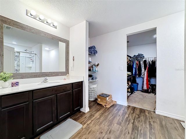 1717 CHATHAM GREEN CIRCLE, Ruskin, FL 33570