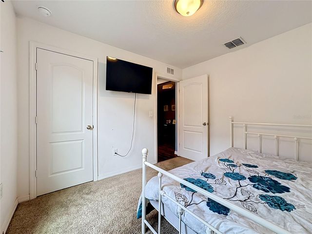 1717 CHATHAM GREEN CIRCLE, Ruskin, FL 33570