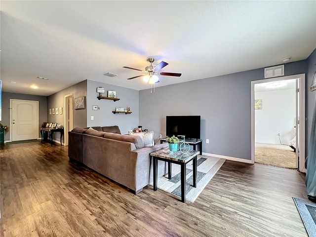 1717 CHATHAM GREEN CIRCLE, Ruskin, FL 33570