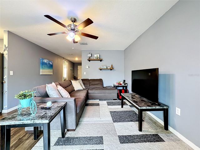 1717 CHATHAM GREEN CIRCLE, Ruskin, FL 33570