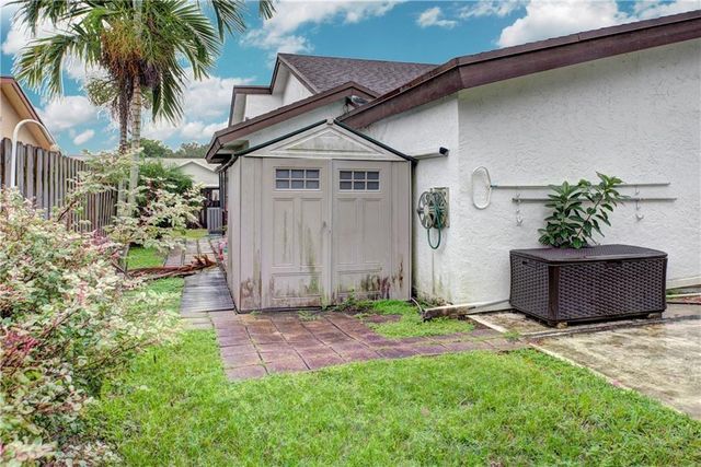 7145 NW 49th Ct, Lauderhill, FL 33319