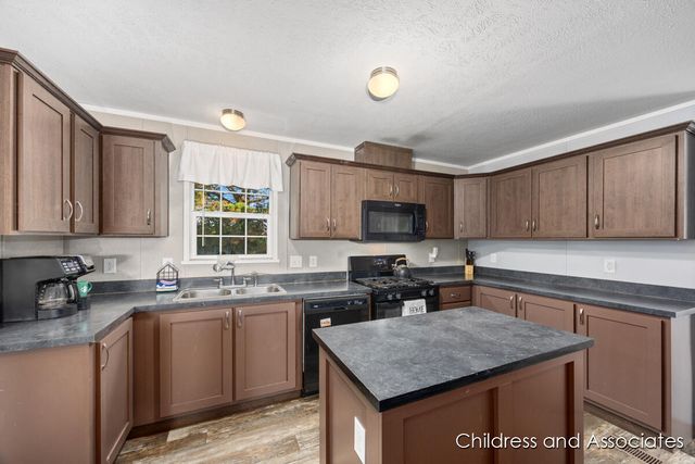 360 E Tuttle Road 6, Ionia, MI 48846