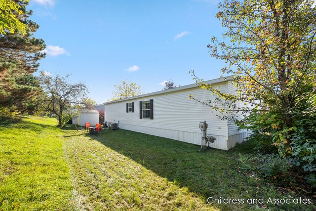 360 E Tuttle Road 6, Ionia, MI 48846