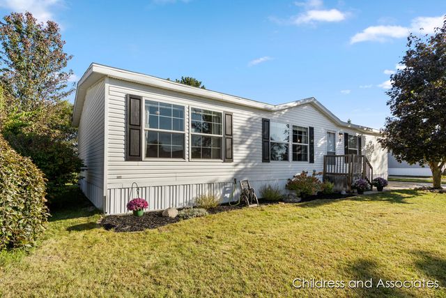 360 E Tuttle Road 6, Ionia, MI 48846