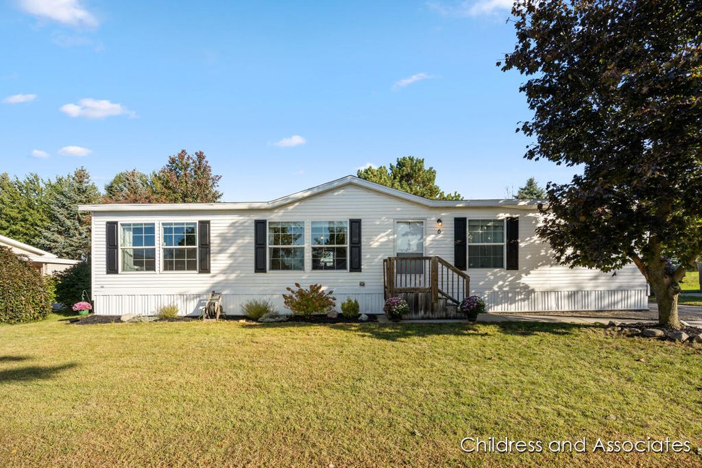 360 E Tuttle Road 6, Ionia, MI 48846