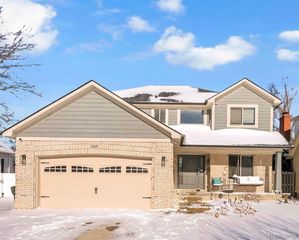 22625 Ridgeway Street, St. Clair Shores, MI 48080