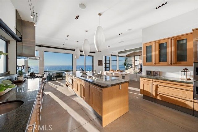 2665 Victoria Drive, Laguna Beach, CA 92651