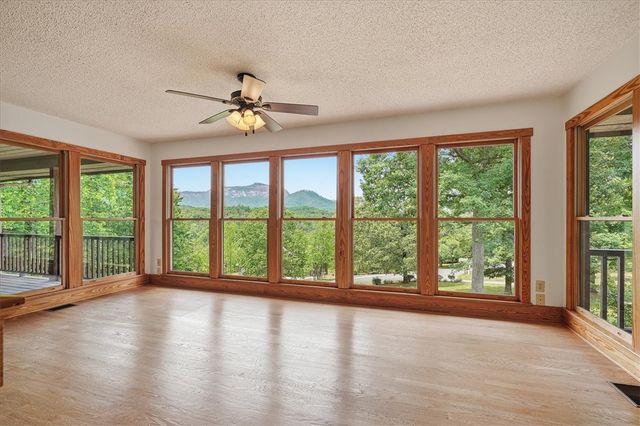 100 Brittany Way, Pickens, SC 29671