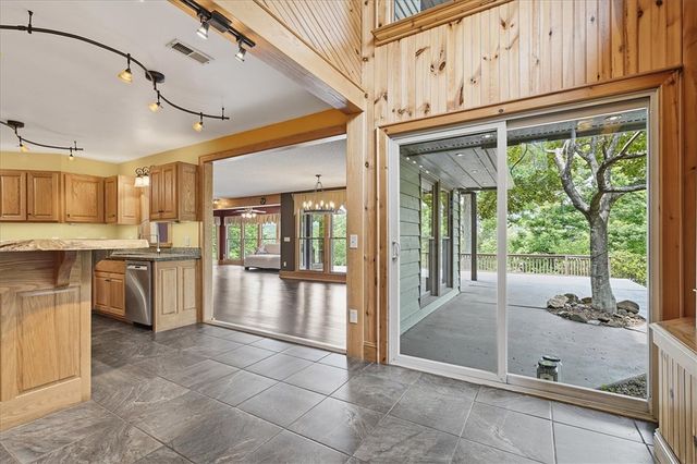 100 Brittany Way, Pickens, SC 29671