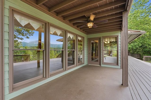 100 Brittany Way, Pickens, SC 29671