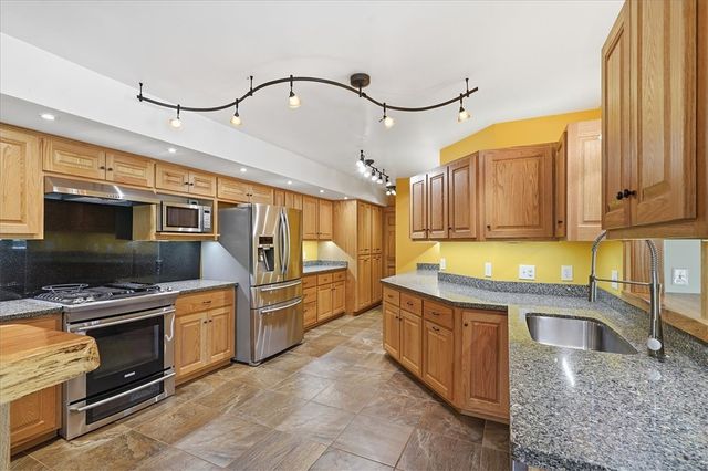 100 Brittany Way, Pickens, SC 29671