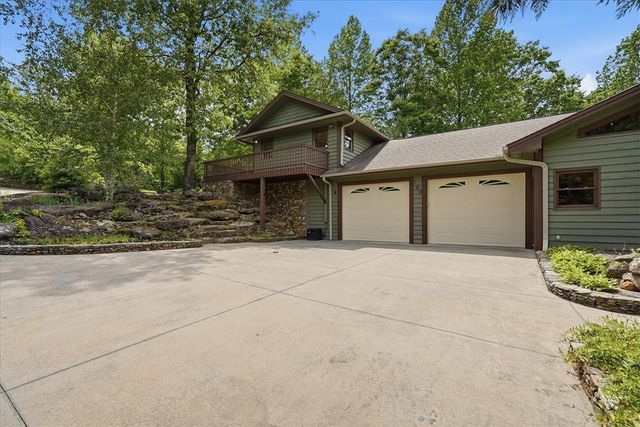 100 Brittany Way, Pickens, SC 29671