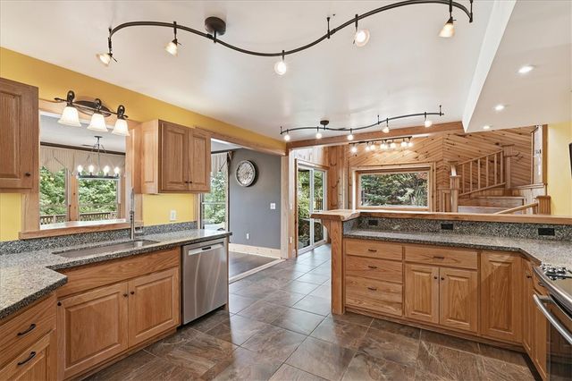 100 Brittany Way, Pickens, SC 29671