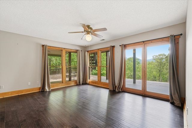 100 Brittany Way, Pickens, SC 29671