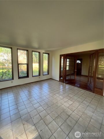 16 Urych Road, Raymond, WA 98577