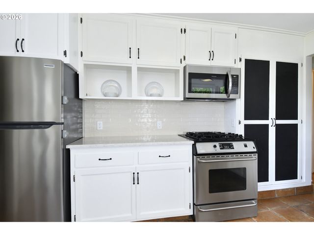 8109 Sw 6TH Ave, Portland, OR 97219