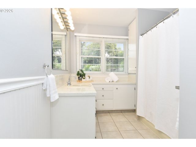 8109 Sw 6TH Ave, Portland, OR 97219
