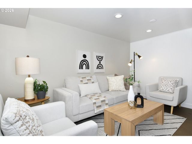 8109 Sw 6TH Ave, Portland, OR 97219