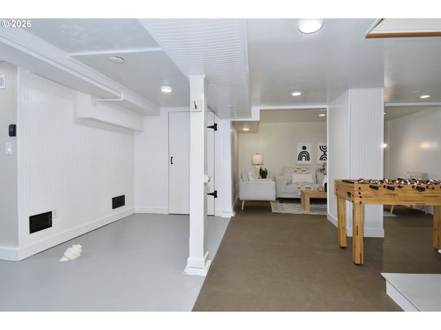 8109 Sw 6TH Ave, Portland, OR 97219