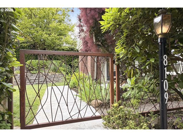 8109 Sw 6TH Ave, Portland, OR 97219